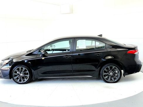 Used 2024 Toyota Corolla SE FWD image 3