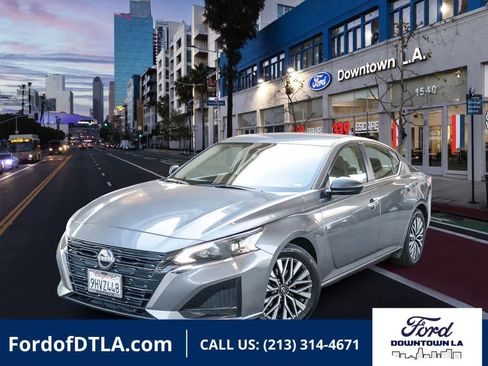 Used 2024 Nissan Altima 2.5 SV FWD image 1