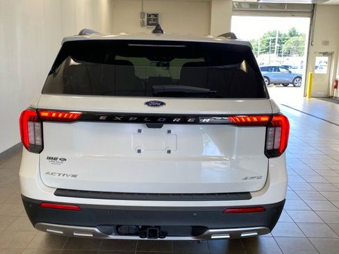 New 2025 Ford Explorer Active w/ Active Comfort Package image 6