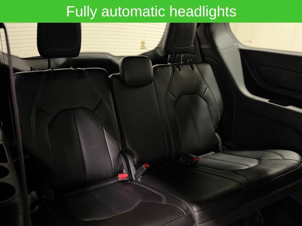 Used 2025 Chrysler Pacifica Select FWD image 23