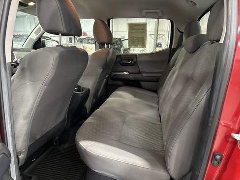 Used 2022 Toyota Tacoma SR5 AWD/4WD image 7
