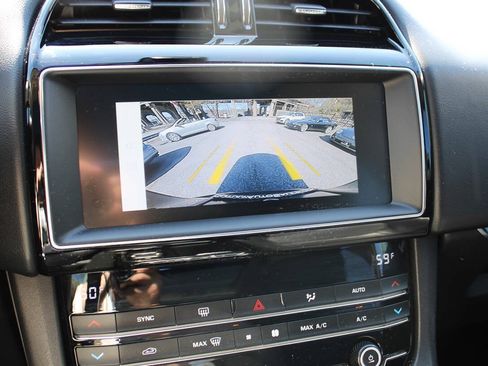 Used 2019 Jaguar F-PACE Premium AWD/4WD image 24