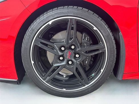 Used 2024 Chevrolet Corvette Stingray Preferred Cpe image 10