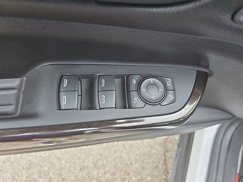 Certified 2023 GMC Acadia AT4 w/ Technology Package image 37