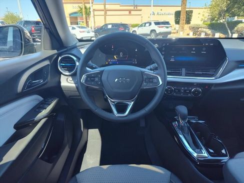 New 2026 Chevrolet Trax LT w/ Driver Confidence Package FWD image 7