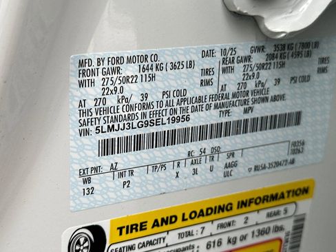 New 2025 Lincoln Navigator L Reserve w/ Jet Appearance Package image 28