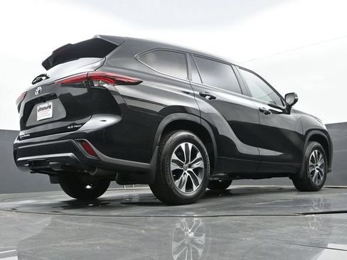 Used 2026 Toyota Highlander XLE AWD/4WD image 28