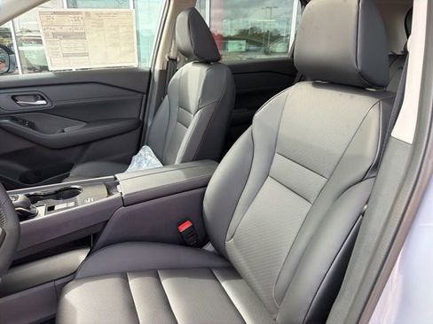 New 2026 Nissan Rogue SV FWD image 9