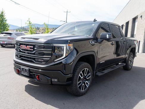 Used 2025 GMC Sierra 1500 AT4 w/ Technology Package AWD/4WD image 3