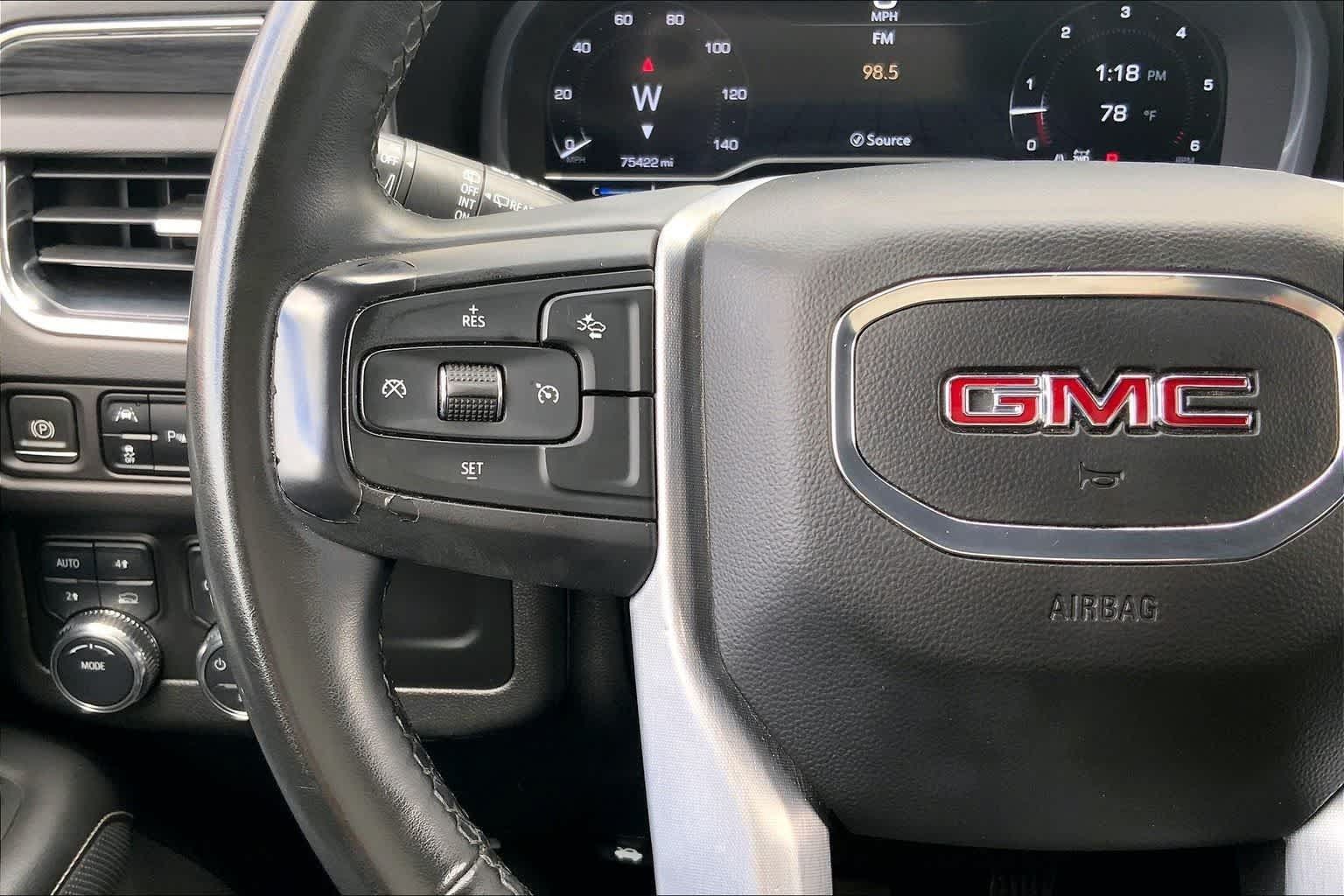Used 2023 GMC Yukon SLT AWD/4WD image 24