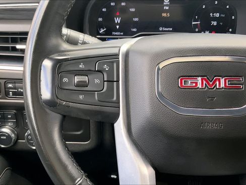 Used 2023 GMC Yukon SLT AWD/4WD image 24