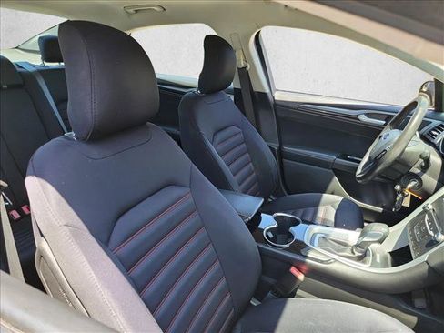 Used 2014 Ford Fusion SE FWD image 12