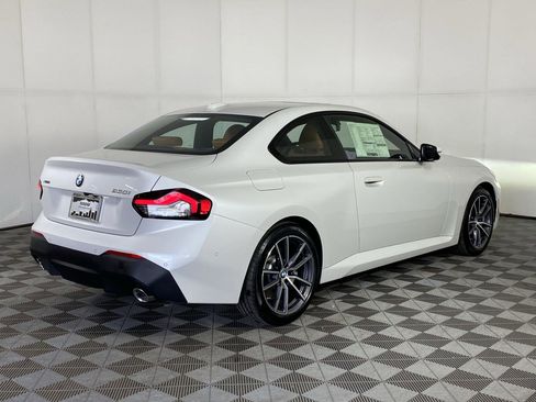 Used 2025 BMW 230i xDrive Coupe w/ Premium Package image 8