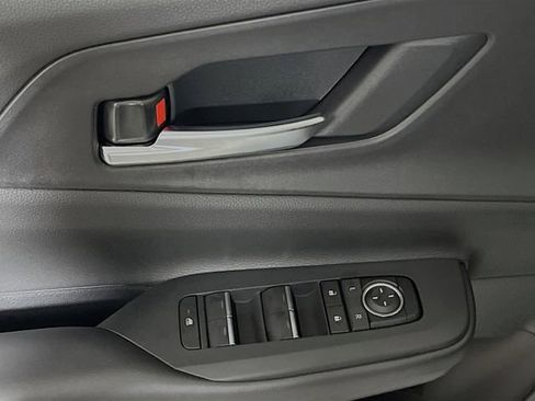 New 2025 Toyota Prius Plug-In Hybrid image 14