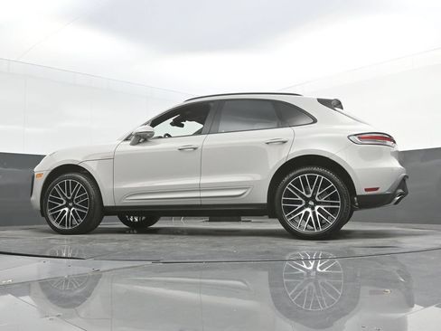 New 2026 Porsche Macan AWD/4WD image 29