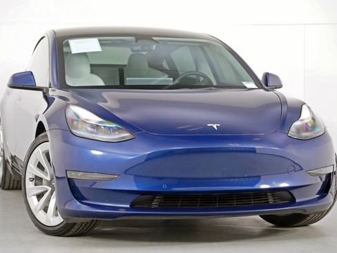 Used 2022 Tesla Model 3 image 4