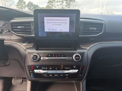 Used 2020 Ford Explorer Limited w/ Class III Trailer Tow Package image 17