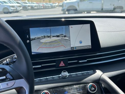 Used 2025 Hyundai Elantra SEL FWD image 36