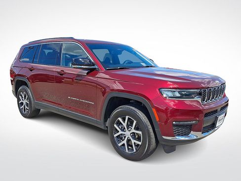 Used 2024 Jeep Grand Cherokee L Limited AWD/4WD image 1