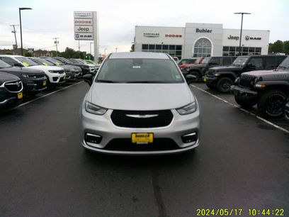 Certified 2024 Chrysler Pacifica Touring-L