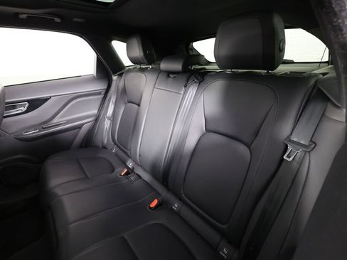 Used 2017 Jaguar F-PACE Premium image 16