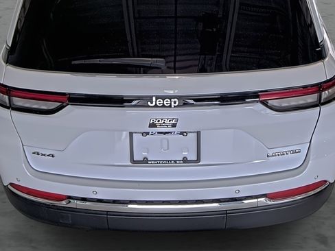 Used 2022 Jeep Grand Cherokee Limited AWD/4WD image 12