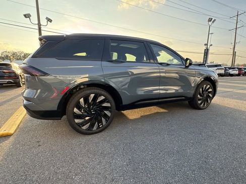 New 2026 Lincoln Nautilus Reserve w/ Jet Appearance Package image 3