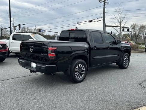 Used 2024 Nissan Frontier SL w/ Technology Package AWD/4WD image 9