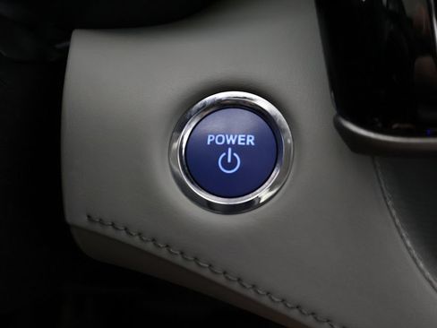 Used 2022 Toyota Highlander XLE AWD/4WD image 48