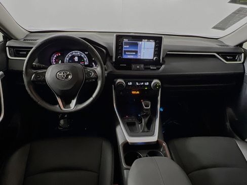 Used 2019 Toyota RAV4 Limited image 30