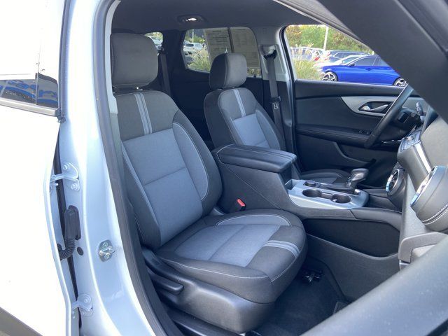 Used 2025 Chevrolet Blazer LT FWD image 14