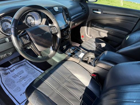 Used 2014 Chrysler 300 S RWD image 9