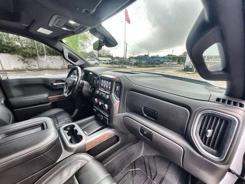 Used 2022 Chevrolet Silverado 1500 High Country w/ Technology Package AWD/4WD image 28