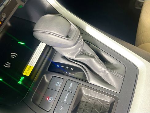 Used 2025 Toyota RAV4 XLE image 25