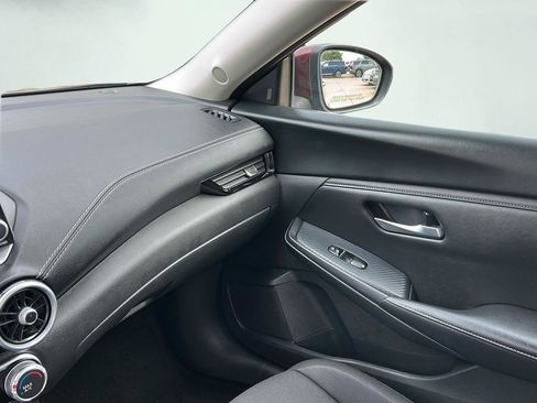 Used 2024 Nissan Sentra SV FWD image 17
