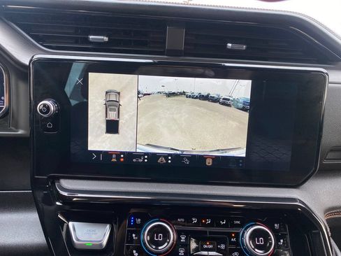 Used 2025 GMC Sierra 1500 AT4 w/ AT4 Premium Package AWD/4WD image 21