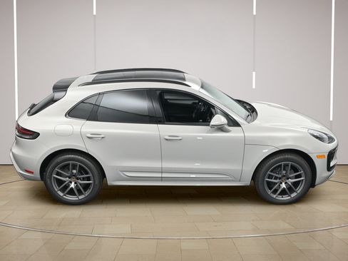 New 2026 Porsche Macan AWD/4WD image 35