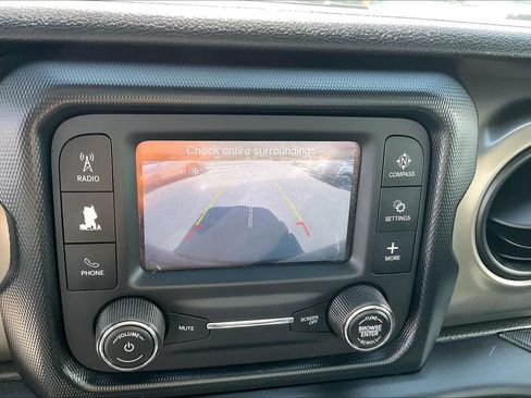 Used 2019 Jeep Wrangler Sport AWD/4WD image 26