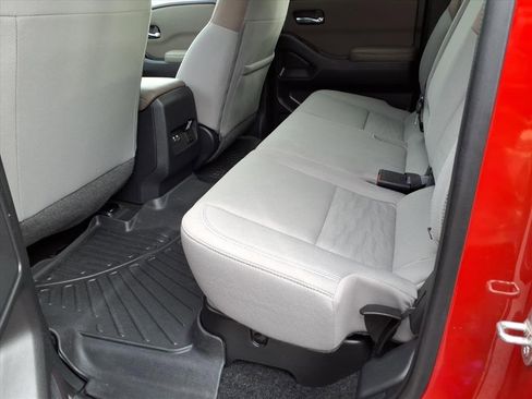 Used 2023 Nissan Frontier SV w/ Technology Package image 15