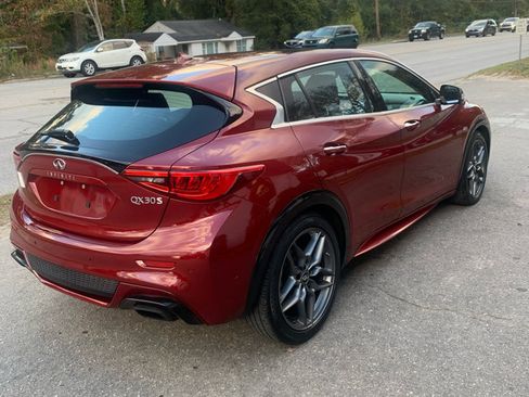 Used 2018 INFINITI QX30 Sport w/ Cargo Package image 4