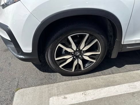 Used 2022 Honda Pilot Touring image 3