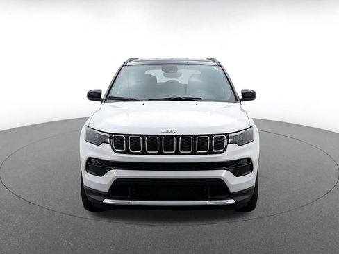 Used 2025 Jeep Compass Limited AWD/4WD image 2