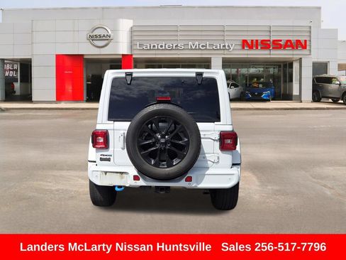 Used 2021 Jeep Wrangler Unlimited Sahara AWD/4WD image 5