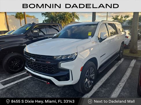 Used 2024 Chevrolet Suburban Z71 w/ Luxury Package image 2