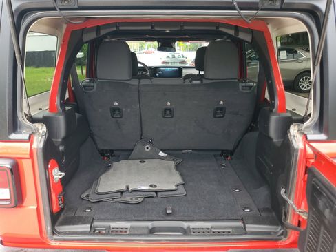 Used 2024 Jeep Wrangler Sport S image 8