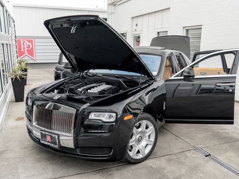 Used 2017 Rolls-Royce Ghost image 12