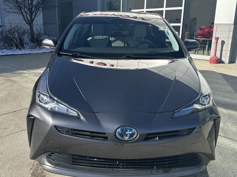 Used 2020 Toyota Prius Limited image 3
