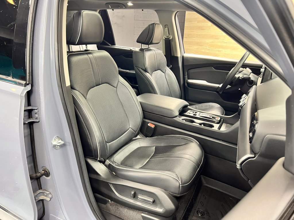 Used 2025 Honda Pilot Elite image 8