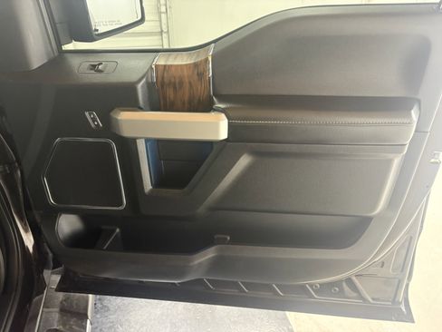 Used 2018 Ford F150 Lariat w/ Equipment Group 502A Luxury image 34