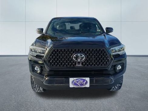 Used 2022 Toyota Tacoma Limited w/ Nightshade Package image 8